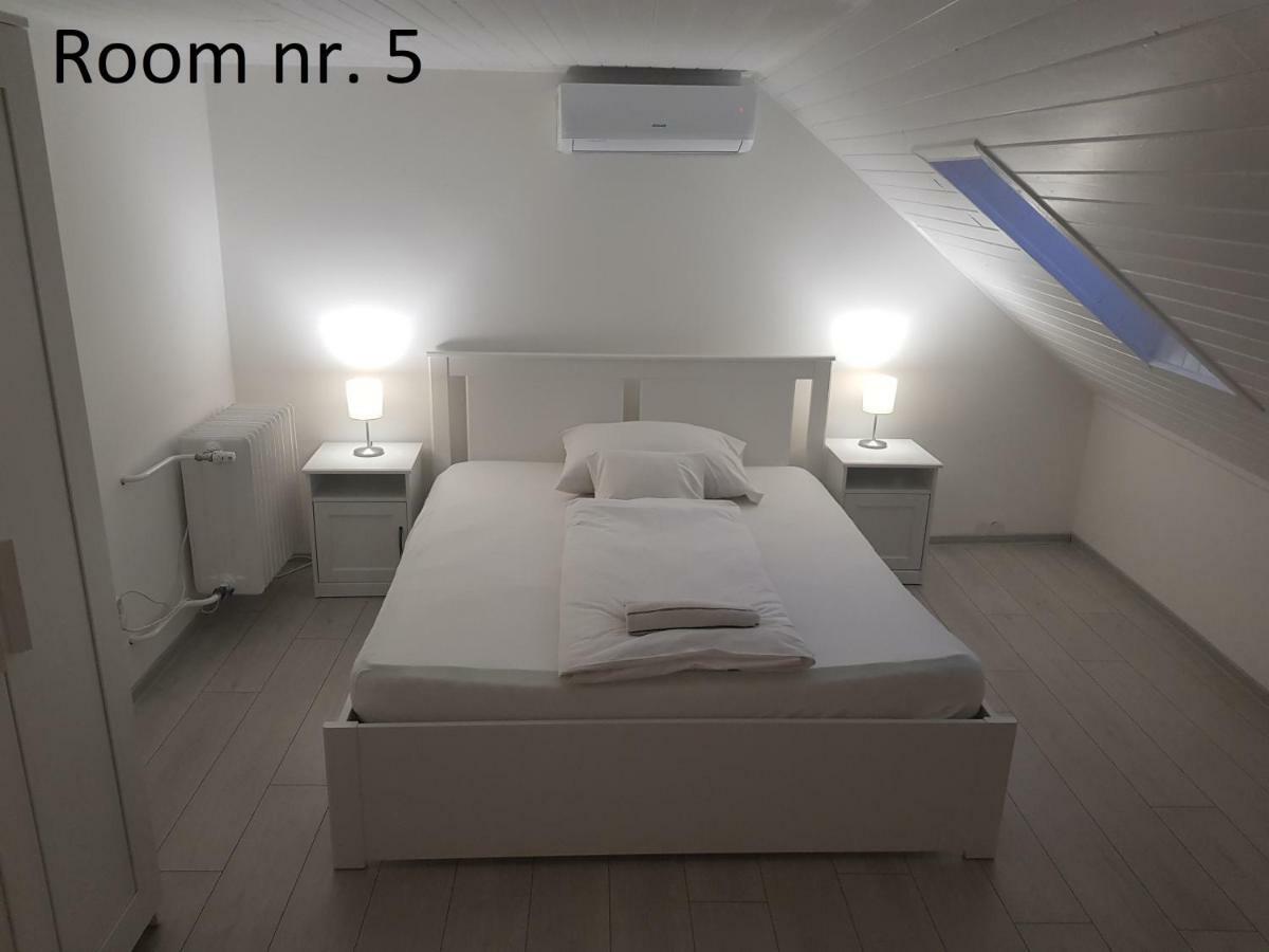 Zoli Apartmanok-Zoli Koelcsey 19 Villa Hajdúszoboszló Exteriör bild