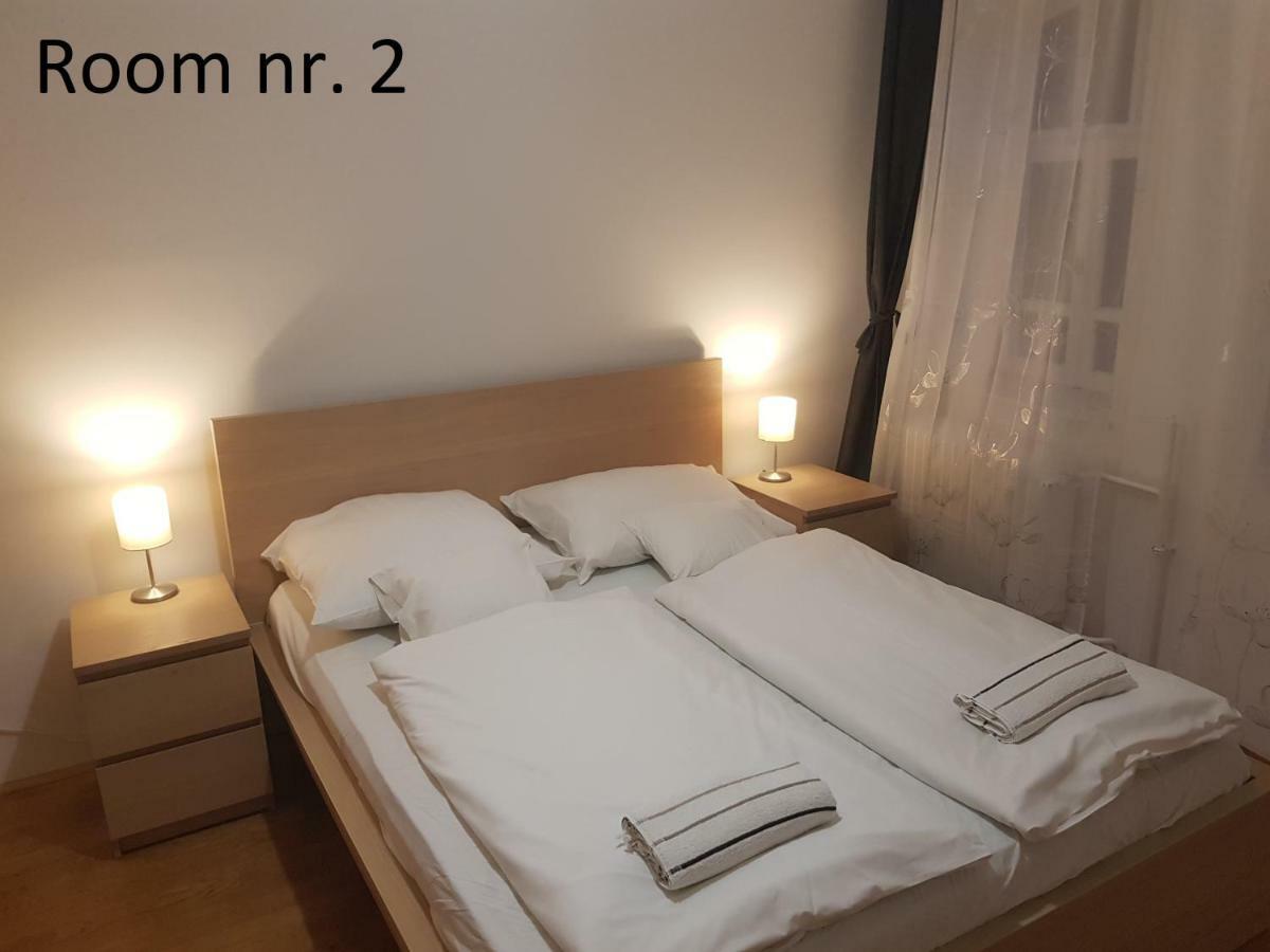 Zoli Apartmanok-Zoli Koelcsey 19 Villa Hajdúszoboszló Exteriör bild