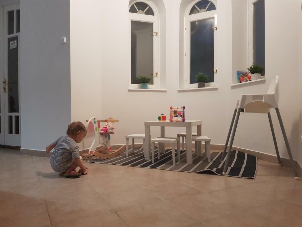 Zoli Apartmanok-Zoli Koelcsey 19 Villa Hajdúszoboszló Exteriör bild