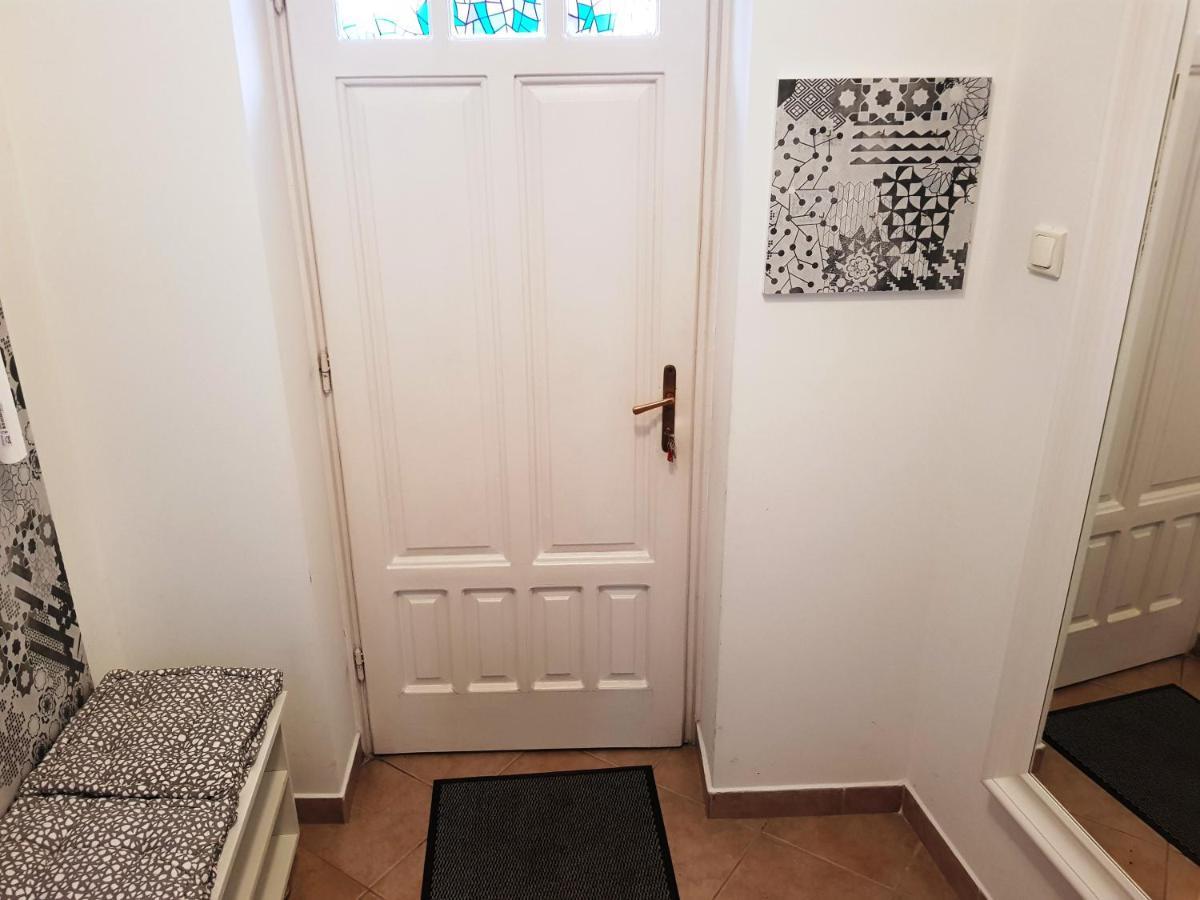 Zoli Apartmanok-Zoli Koelcsey 19 Villa Hajdúszoboszló Exteriör bild