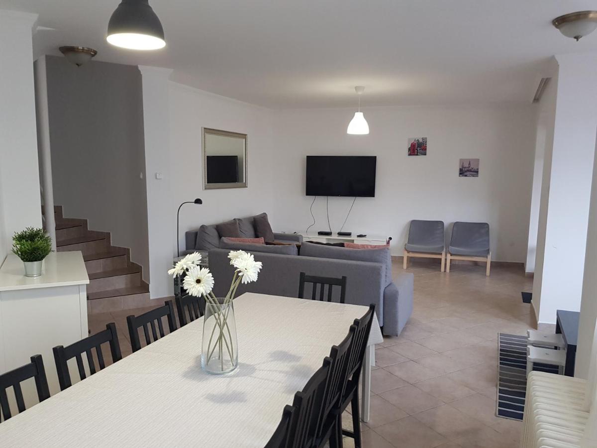 Zoli Apartmanok-Zoli Koelcsey 19 Villa Hajdúszoboszló Exteriör bild